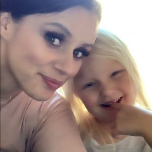 Meet your Posher, Crystal